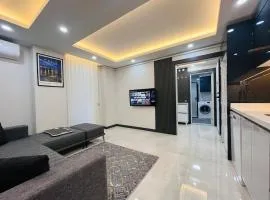 8 High-Speed Internet Smart TV Air Conditioned