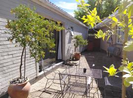 STUDIO twenty8, hotel v destinaci Burgersdorp