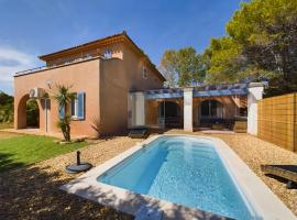 Villa tous commerces 3km des plages, Hotel in Fréjus
