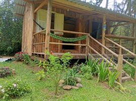 Bangalô com cozinha Refúgio das borboletas, Hotel in Itatiaia