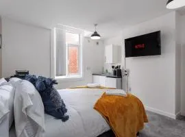 City Centre Studio 5 with Kitchenette, Free Wifi and Smart TV with Netflix by Yoko Property