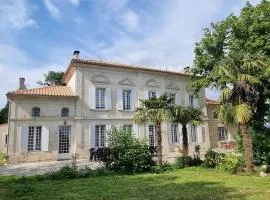 Château Sora warm stay with swimming pool for 16