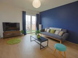 Séjour lumineux T3 moderne, balcon & ascenseur