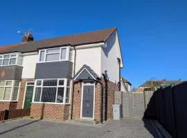 3 bedroom, 3 en-suite modern home