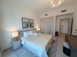 1BR Yas Golf Collection, short walk to Water Park