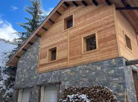 Chalet le Chantelevent for 24 Guests - Slope Views, Pool & Jacuzzi