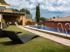Villa close to the center w pool garden H30, hotel v destinaci Begur
