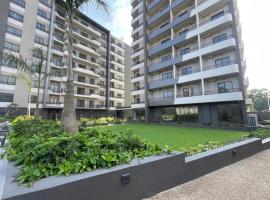 Signature Apartment at The Bantree, hotel con pileta en Accra