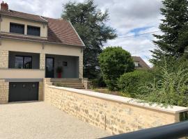 Cedar house, hotel din La Charité