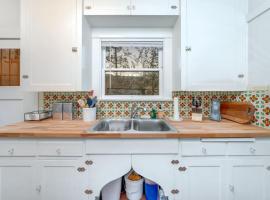 Casita #5 (Angie), khách sạn ở Tucson