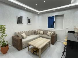 Luxurious condo with patio and terrace, apartamento en Alhucemas