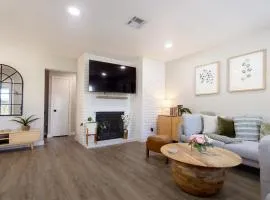 Elegant 3 Bedroom 2 Bathroom With EV Charging Near Santa Anita