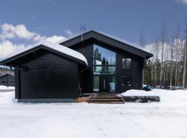 Serenity Levi - Hot Tub & Sauna, hotel con tinas de hidromasaje en Levi