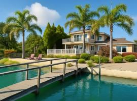 Waterfront Oasis with Sunset Views Novato, Hotel in Novato