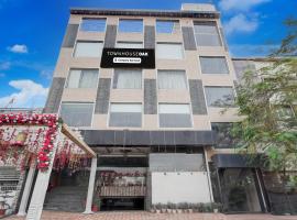 Super Townhouse Oak CSJMU Kanpur Formerly Shree Dev Villa, hotel v destinaci Kánpur