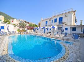 Charme Hotel La Villa Tina, 3hvězdičkový hotel v Ischii