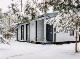 Sosnowy Raj domki nad Wkrą, hotel v destinaci Popielżyn Dolny