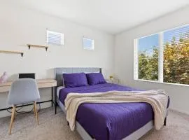 Bright Private Room | Central OC by Irvine & Beach