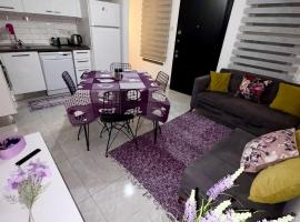 Lapta Purple 2 bedroom, hotel a Peristerona