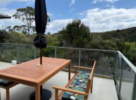 Your Coastal Retreat in The Cove, Coopers Beach, hotel din Cable Bay