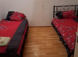 Zwei separate Zimmer im 1 OG Ideal für Montüeren oder Studenten WG، فندق في سيغن