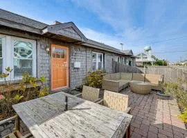 Walk to Beach and Dtwn Dining! Avalon Coastal Escape