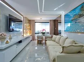 Apto Alto Padrao com Garagem e Piscina na Graca