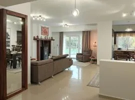 Chloe Maxi Apt 108 sqm