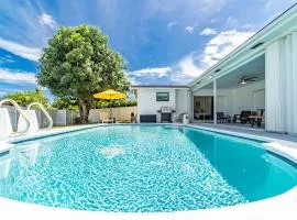 Large corner Villa with Pool Table and Private Pool