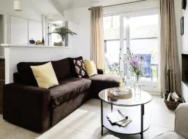 Relaxing Waterfront Bungalow