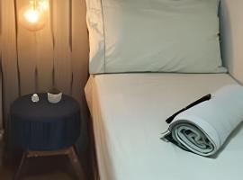 Micro Flat Compacto c/Banheiro, hotel v destinaci Volta Redonda