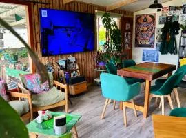 Quédate en el único Club de Jazz, Cine y Café de la ciudad