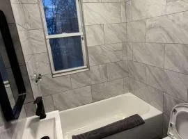 Private Room near Yale with Desk & Fast WiFi near Yale and Hospitals