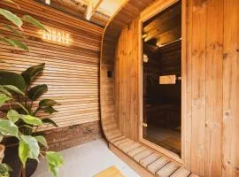 The Wellness Retreat Sauna Ice Bath & Hot tub