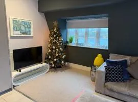 Reed Warbler - HM111 - Lower Mill Estate Penthouse Apartment with Spa Access