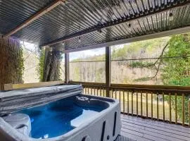 Hot Tub, Trails, Views! Little River Retreat