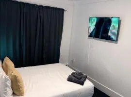 Private Room 3 near Yale with Desk & Fast WiFi near Yale and Hospitals