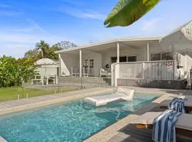 Palm Cove Retreat - Walk to beach & CBD