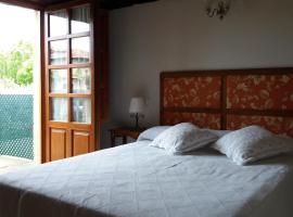 Los Mantos - Vivienda Rurales, hotel bajet di Ibio