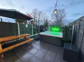Gwens House - Holiday Cottage With Hot Tub