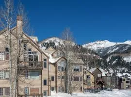 Etta Place Too 113 by AvantStay Close to Town The Slopes In Complex w Communal Pool Hot Tub