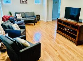 Maplewood Retreat Sleeps 6 Kingston NH by Vacation Your Way, Hotel in South Hampton