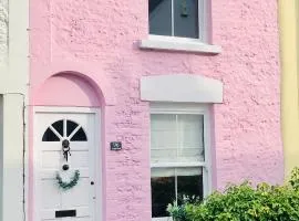 Pretty in Pink - delightful, cosy chichester house