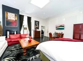 1BD Classical Room Near Hawkesbury River