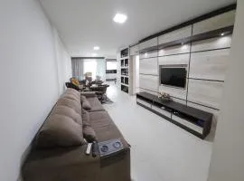 Apto 3 quartos 3 garagens prox ao Russi Meia Praia