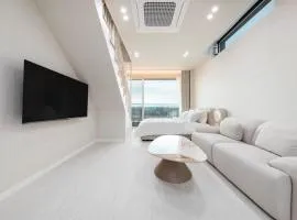 Leedo Pool Villa Gangneung