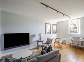 Luxurious 1 Bed House, Free Parking, Braintree Town with Sky TV