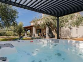 Nice Home In Fazana With Wifi, hotel v destinaci Fažana