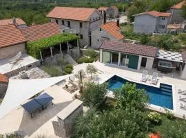 Gorgeous Home In Slivno With Sauna