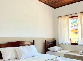 Suítes da Praia Paraty, hotel in Paraty